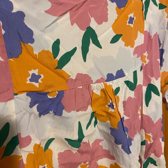 Floral Top - Picture 3 of 6